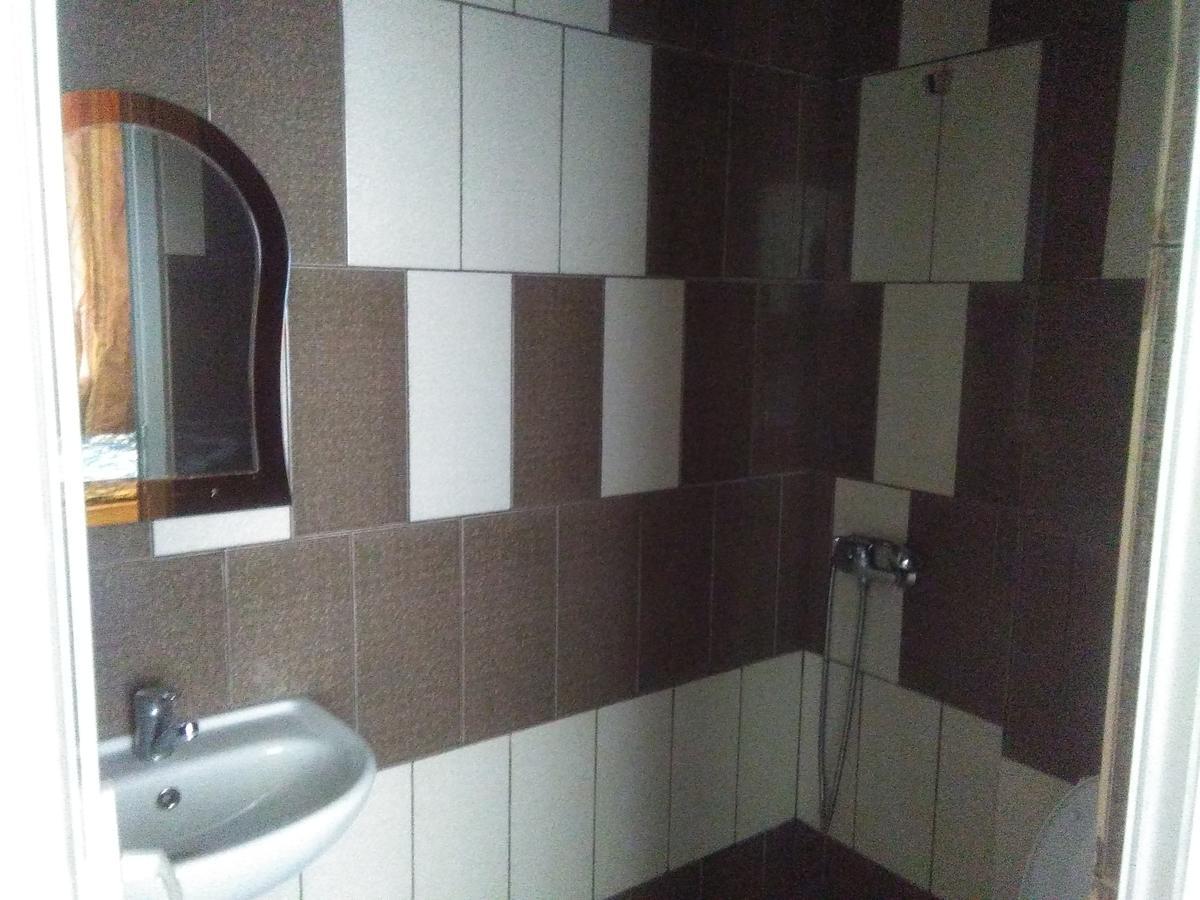 Str.Agmashenebeli 548 Hotel Kobuleti Luaran gambar