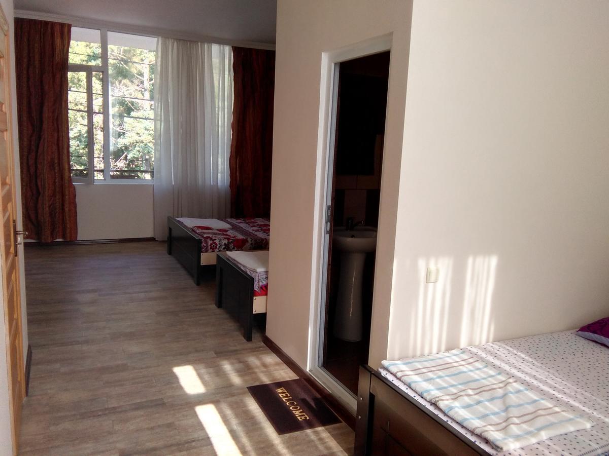 Str.Agmashenebeli 548 Hotel Kobuleti Luaran gambar