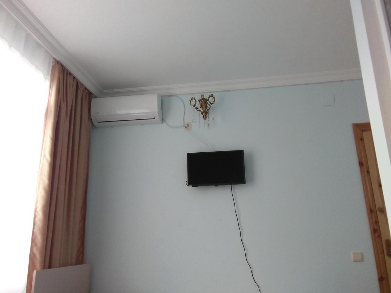 Str.Agmashenebeli 548 Hotel Kobuleti Luaran gambar