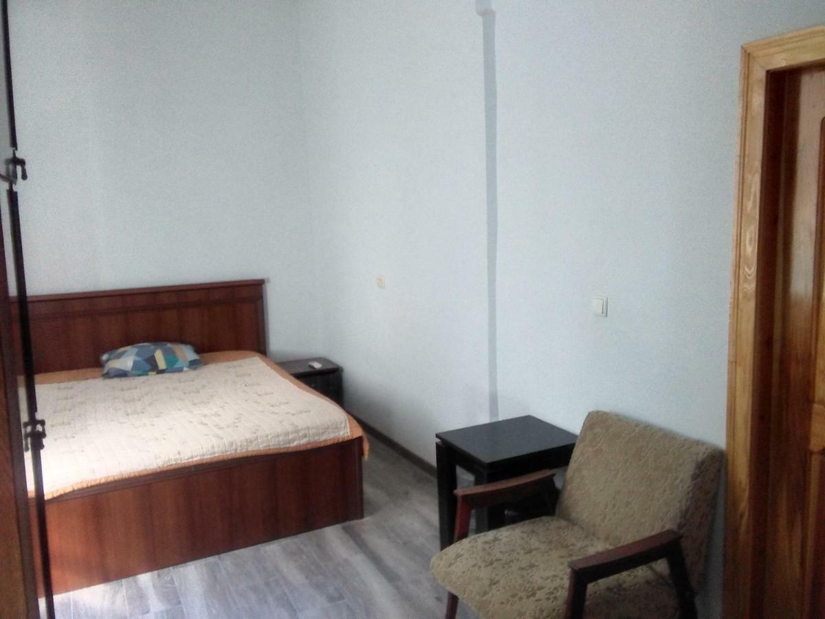 Str.Agmashenebeli 548 Hotel Kobuleti Luaran gambar