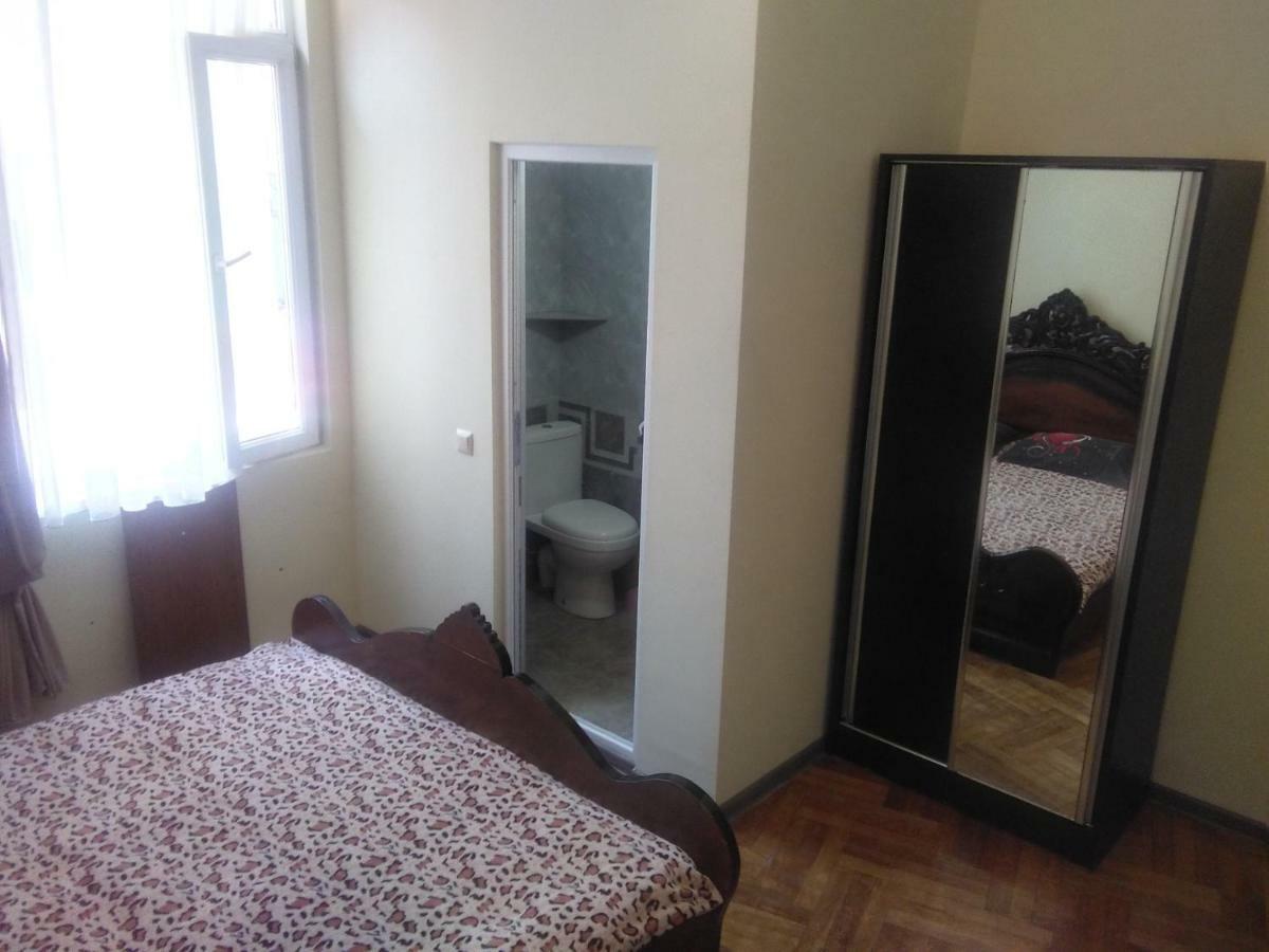 Str.Agmashenebeli 548 Hotel Kobuleti Luaran gambar
