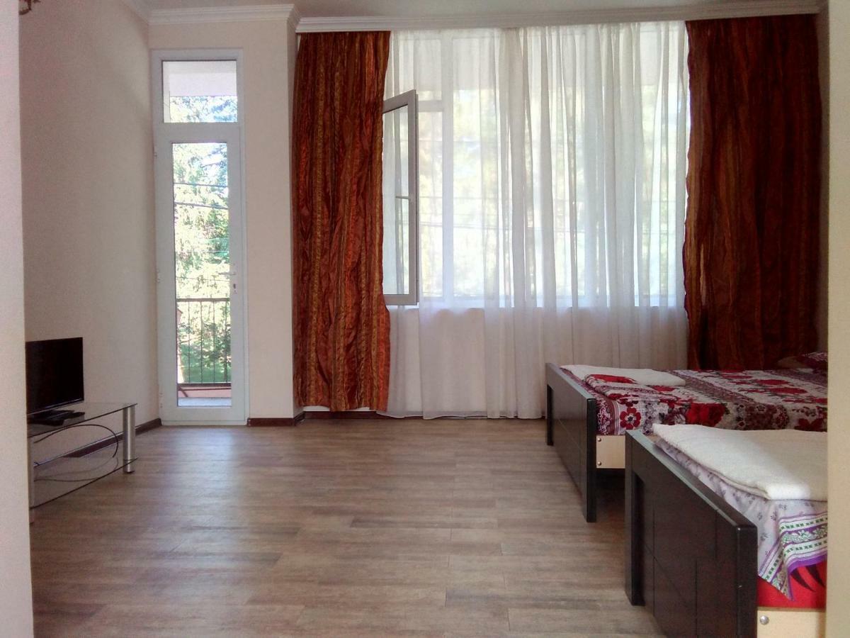 Str.Agmashenebeli 548 Hotel Kobuleti Luaran gambar
