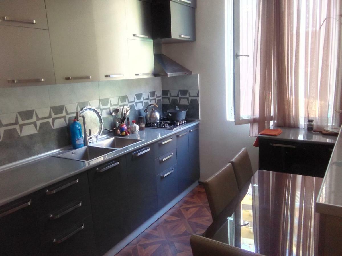 Str.Agmashenebeli 548 Hotel Kobuleti Luaran gambar