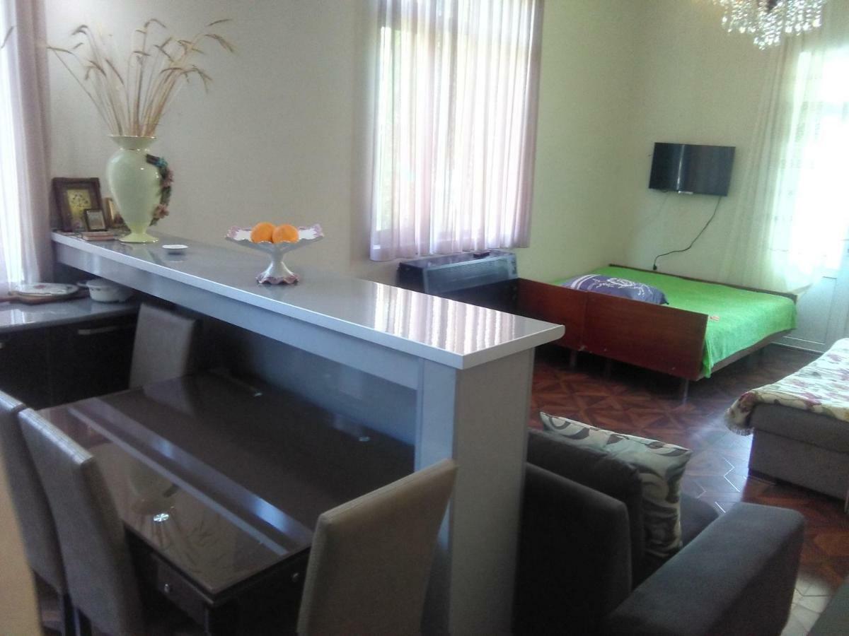 Str.Agmashenebeli 548 Hotel Kobuleti Luaran gambar