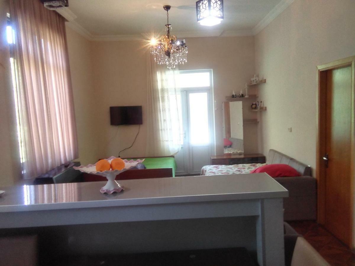 Str.Agmashenebeli 548 Hotel Kobuleti Luaran gambar