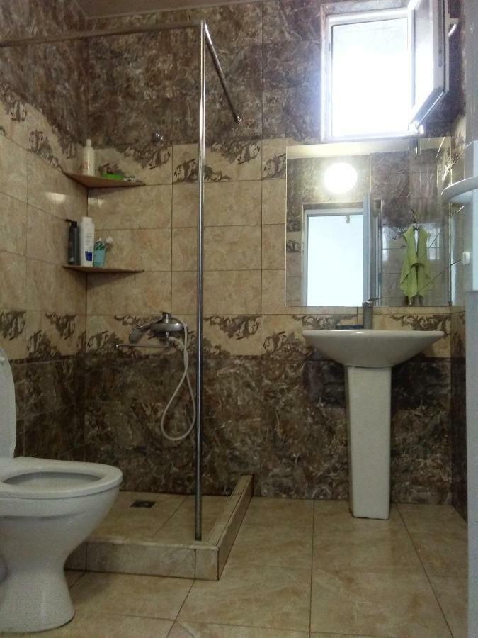 Str.Agmashenebeli 548 Hotel Kobuleti Luaran gambar