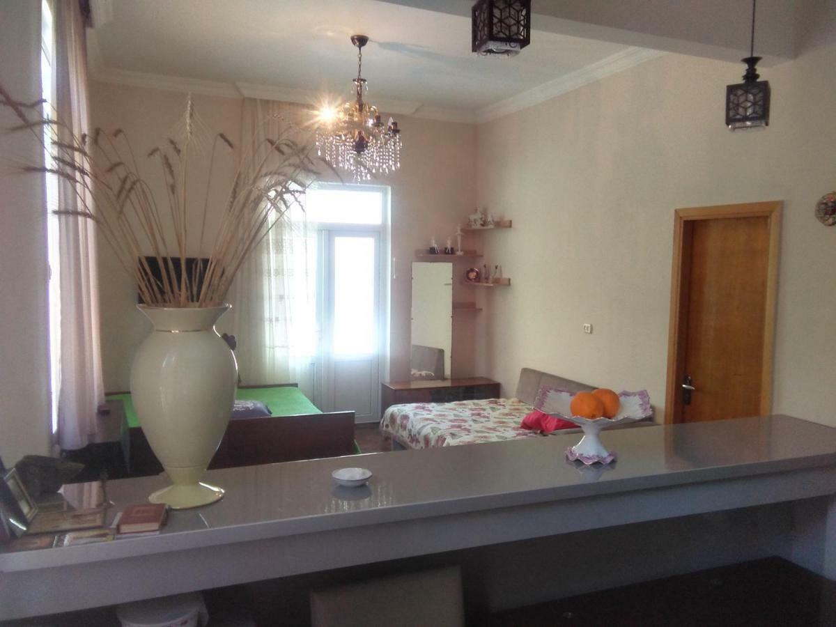 Str.Agmashenebeli 548 Hotel Kobuleti Luaran gambar