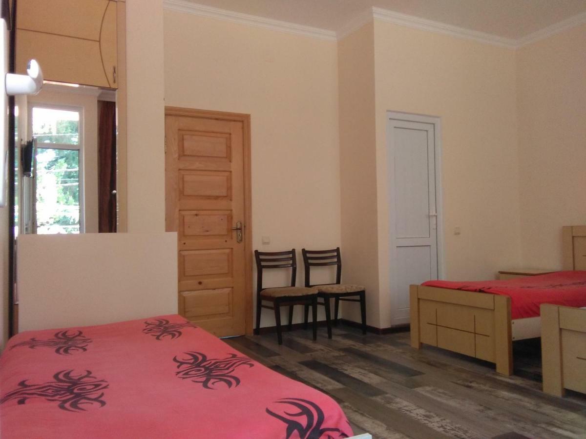 Str.Agmashenebeli 548 Hotel Kobuleti Luaran gambar