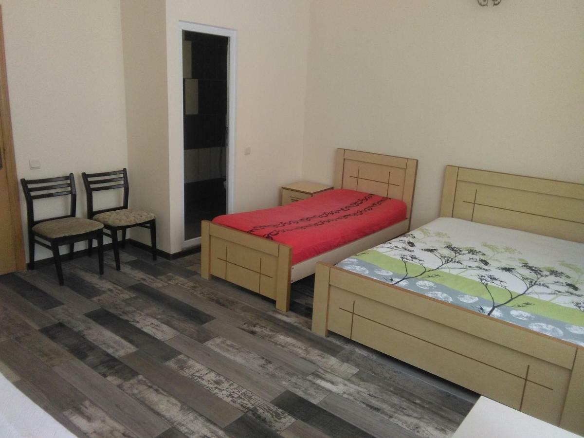 Str.Agmashenebeli 548 Hotel Kobuleti Luaran gambar