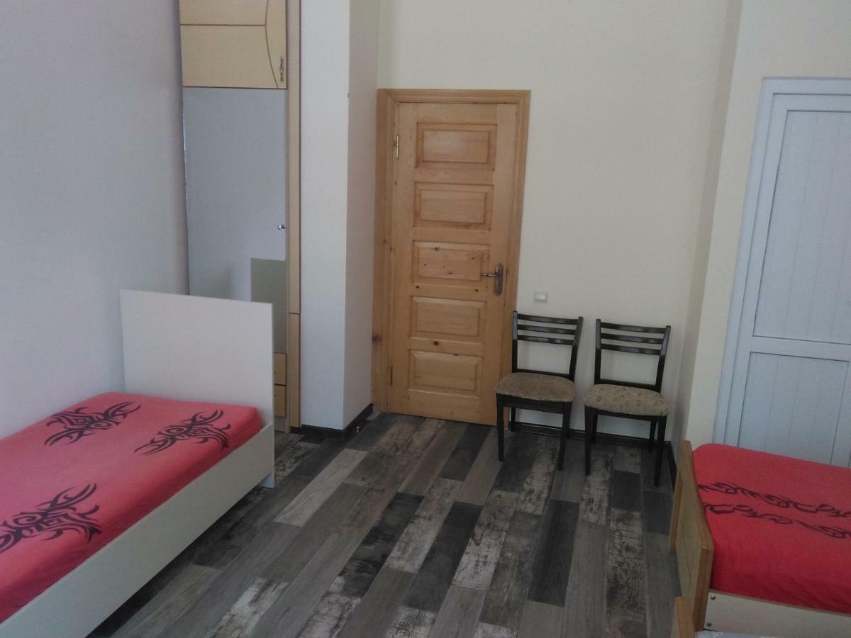 Str.Agmashenebeli 548 Hotel Kobuleti Luaran gambar