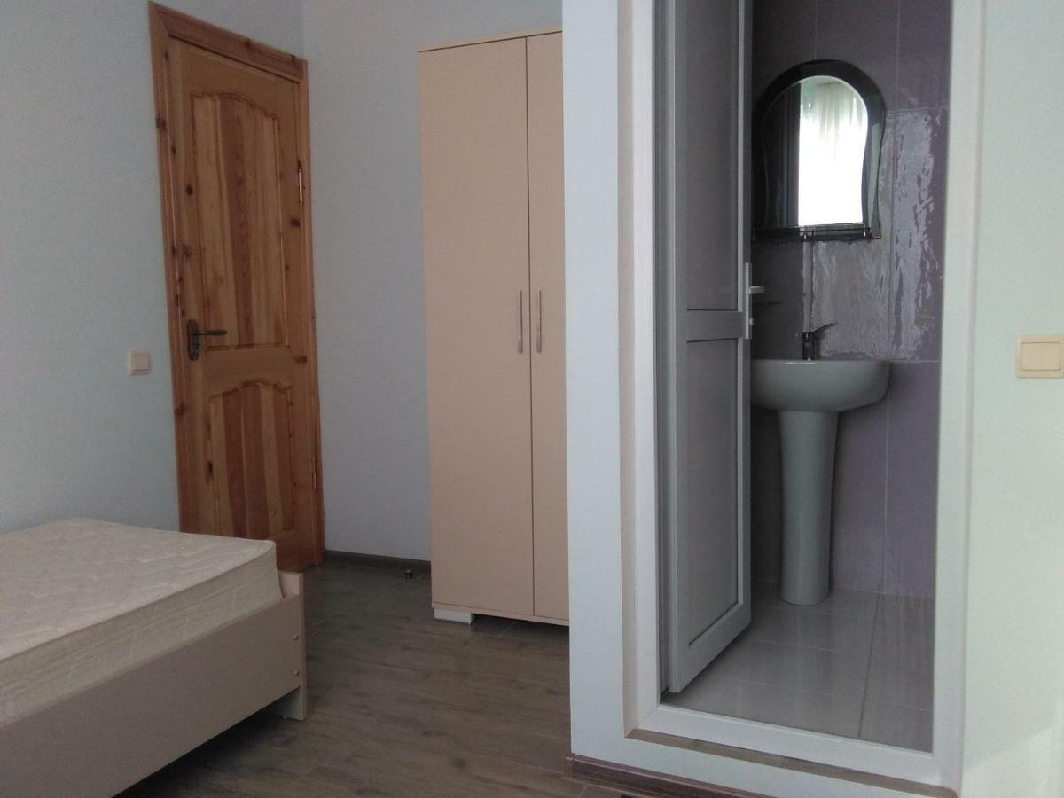 Str.Agmashenebeli 548 Hotel Kobuleti Luaran gambar