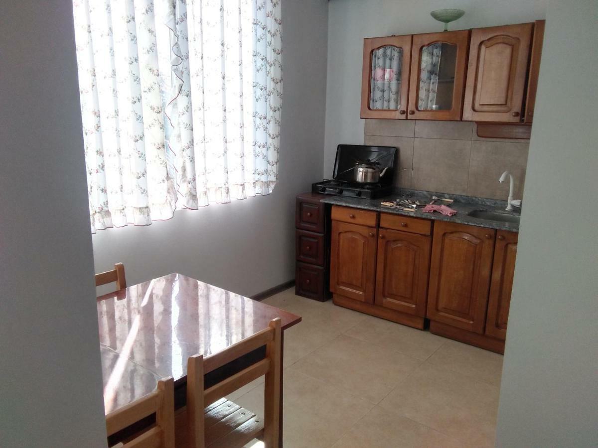 Str.Agmashenebeli 548 Hotel Kobuleti Luaran gambar